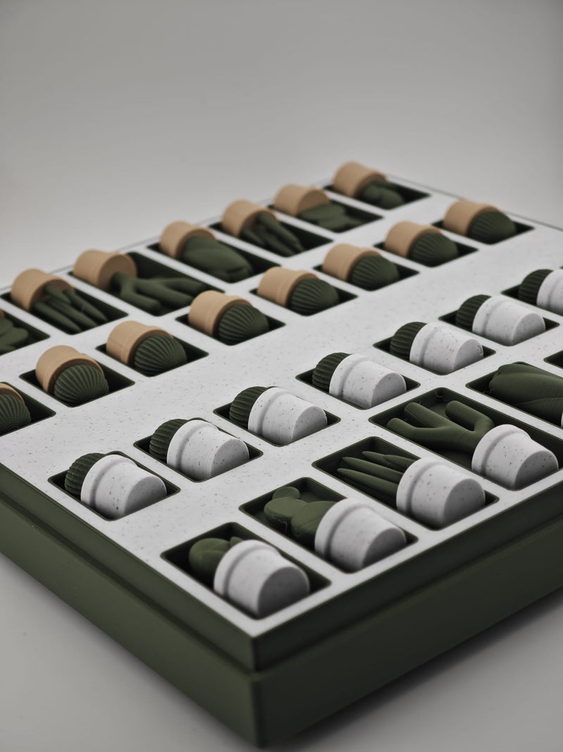 CHESSACTUS - Cactus Theamed Chess Set